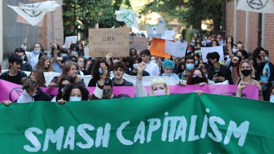 Fridays for future torna a protestare in difesa dell’ambiente