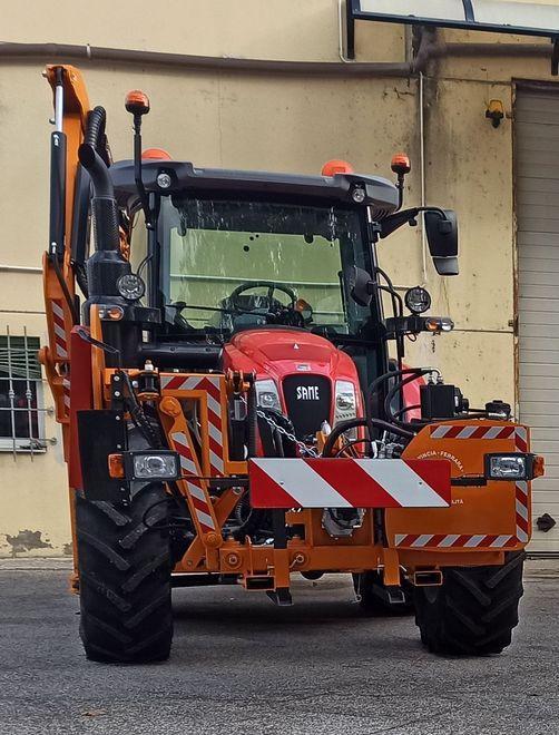 Nuovi trattori da sfalcio Mezzi per 180mila euro