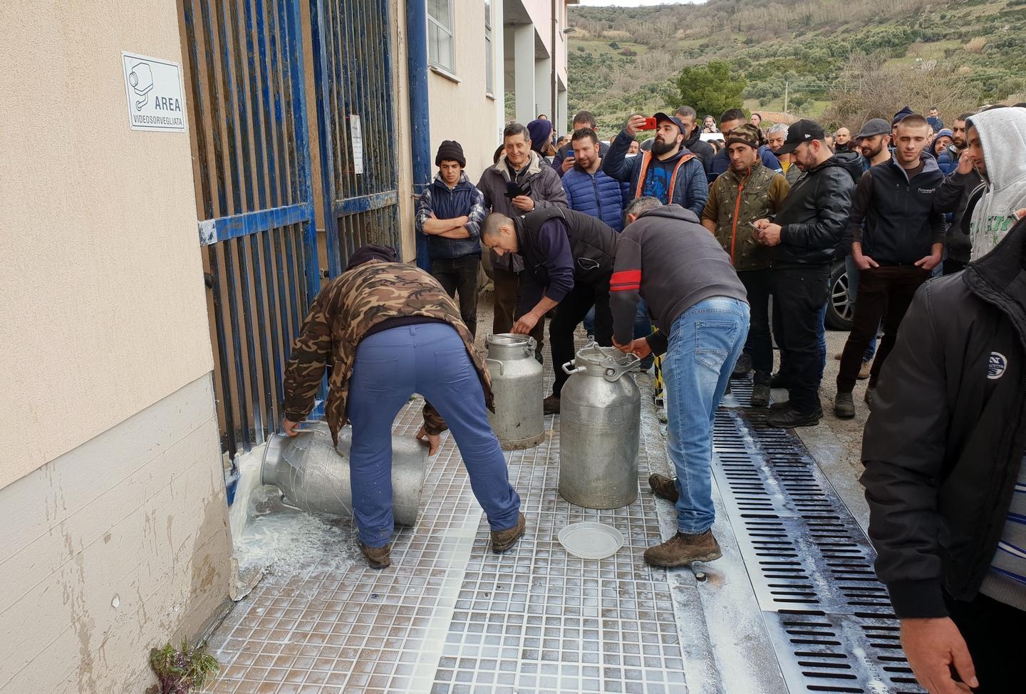 La difesa chiede di unire i due processi 