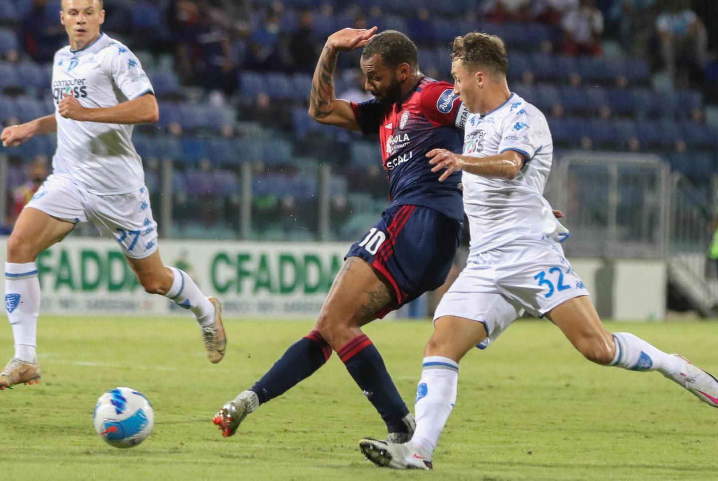 Mazzarri alla ricerca di alchimie tattiche per frenare il Napoli 