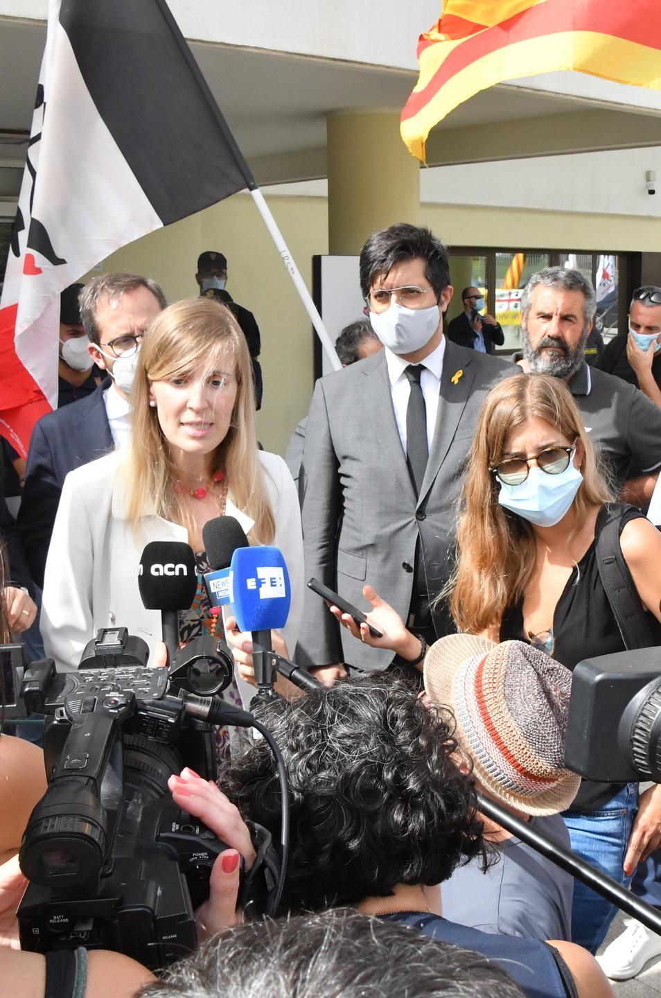 Notte e mattinata in cella poi Puigdemont è libero 