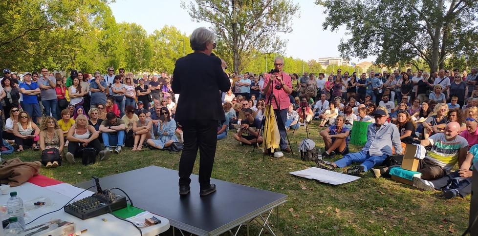 A Modena in 400 al parco: «Stop alla dittatura In piazza a oltranza» 