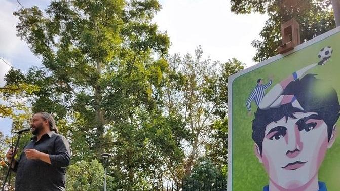 Ferrara, una figurina per ricordare Federico: «Uniti perché non accada mai più»