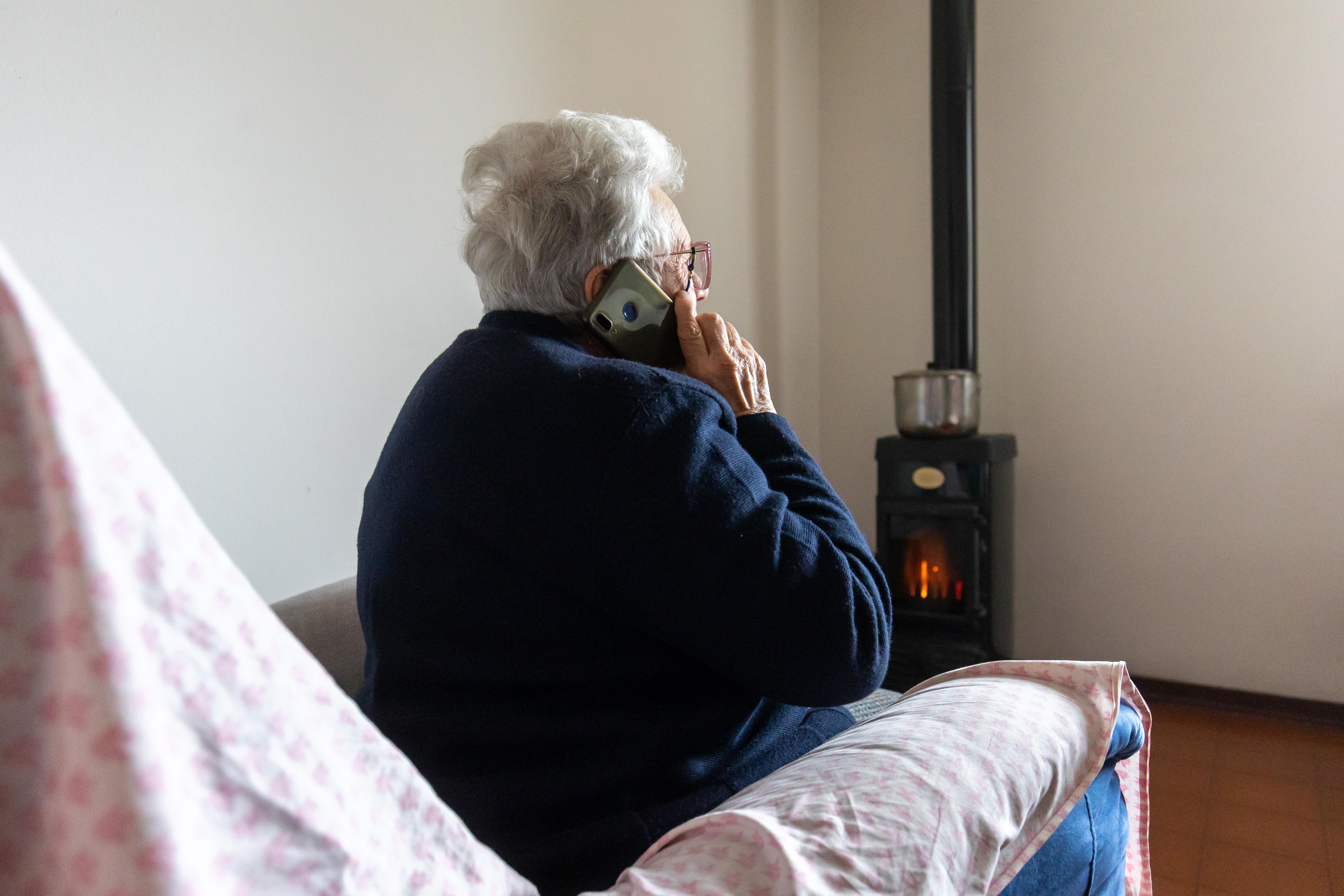 Ferrara, anziana derubata da finto addetto del gas