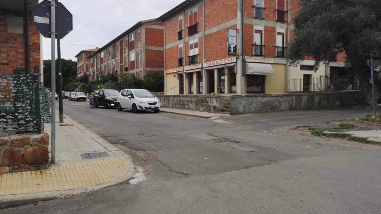 Il luogo dove è avvenuto l'accoltellamento (foto Mauro Chessa)