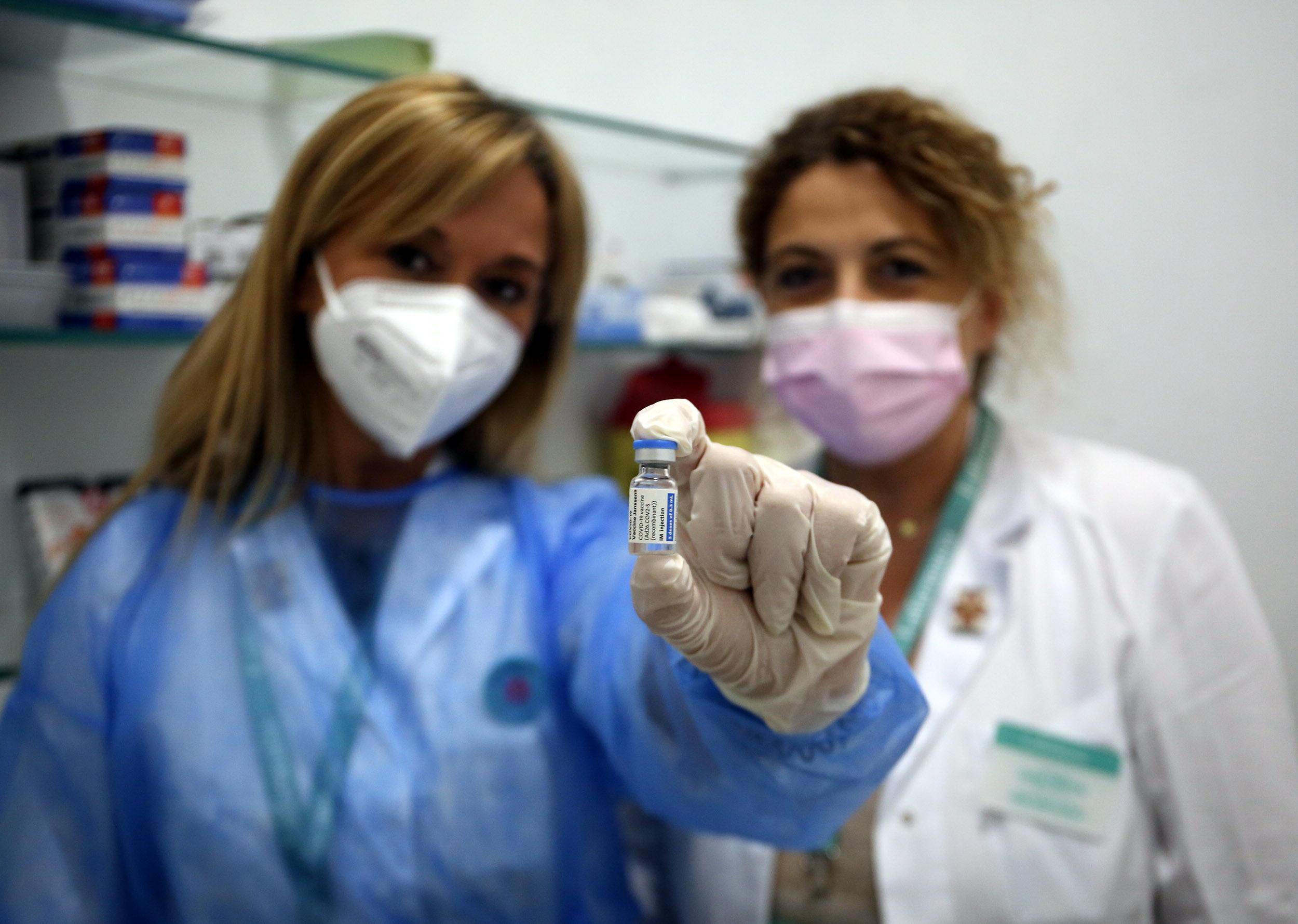 Coronavirus, un ricovero e dodici positivi nel Ferrarese