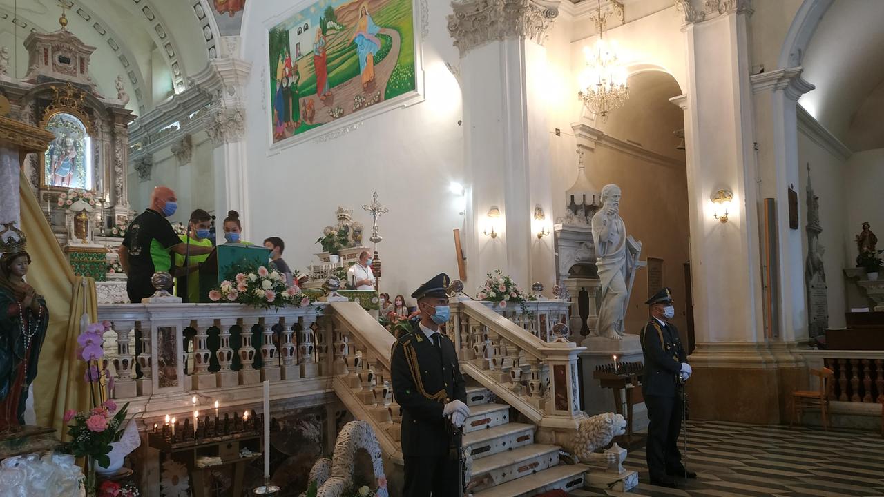 Solidarietà alle popolazioni colpite dagli incendi: la Guardia di finanza celebra il patrono a Cuglieri