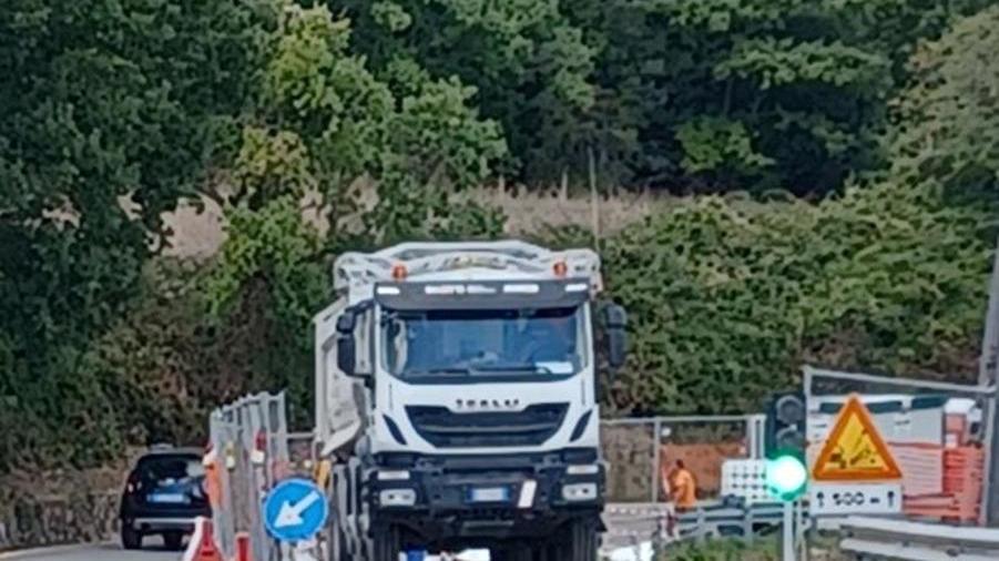 Strada provinciale 329 aperto il cantiere per eliminare la frana