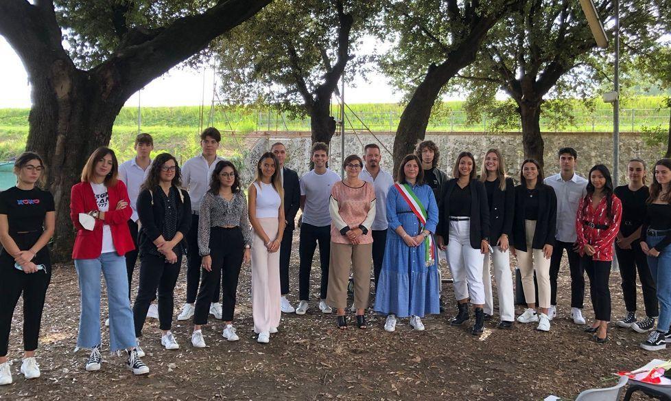 Il Comune premia i 19 diplomati col massimo dei voti 