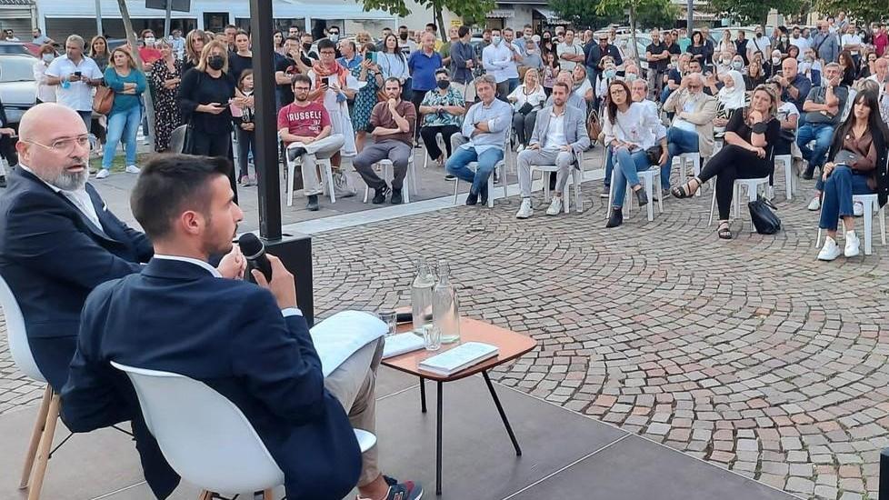 Bonaccini a Cento: «Promesse mantenute Toselli trattato come tutti gli altri sindaci»