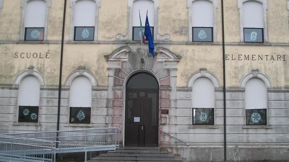 Un futuro per le ex elementari Idea cooperativa di comunità