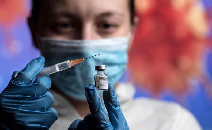 Contagi, ricoveri, vittime: il virus allenta la presa 