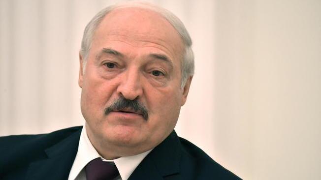 Lukashenko, Usa creano basi Nato mascherate in Ucraina