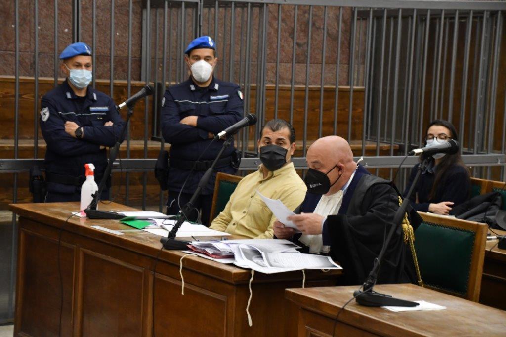 Uccise la compagna a Sorso e portò vie le figlie, Fadda insiste: "Zdenka si è ferita da sola"