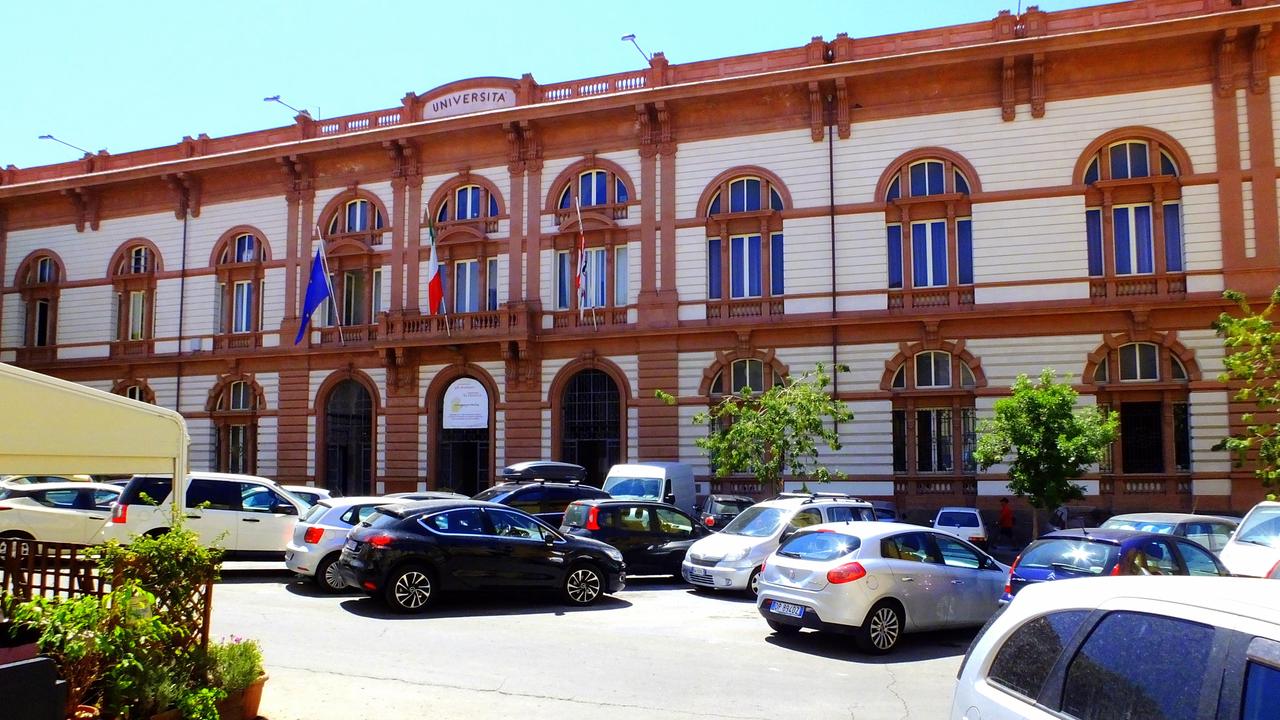 Accusati di aver spiato i dati di Solinas: 7 funzionari dell'Università di Sassari davanti al giudice