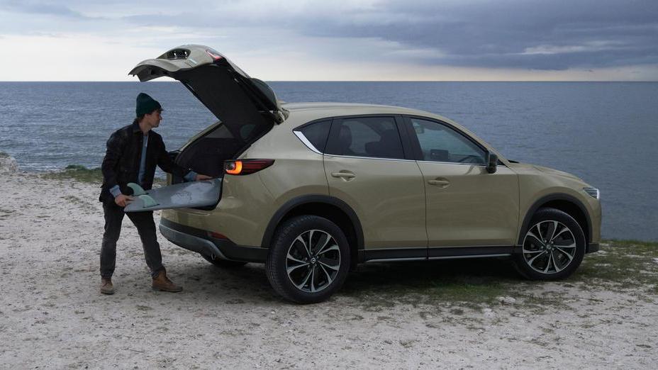 CX-5, il best seller di casa Mazda cresce in fascino e tecnologia