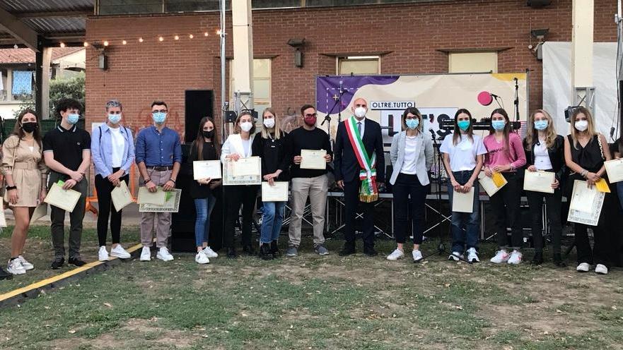 Premi del Comune ai ragazzi diplomati col massimo dei voti