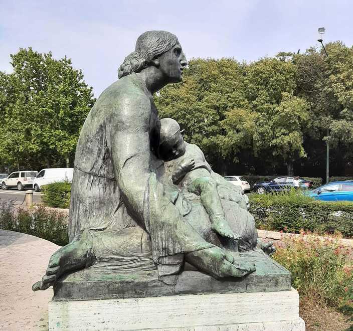 «Parco Rimembranze, sculture abbandonate»