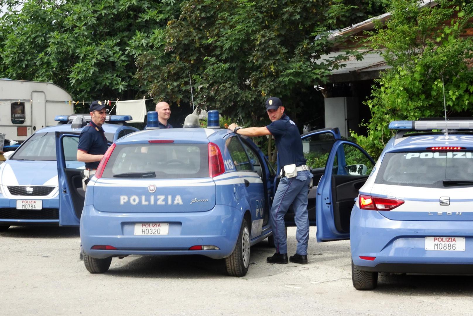 Auto della polizia (foto d'archivio)
