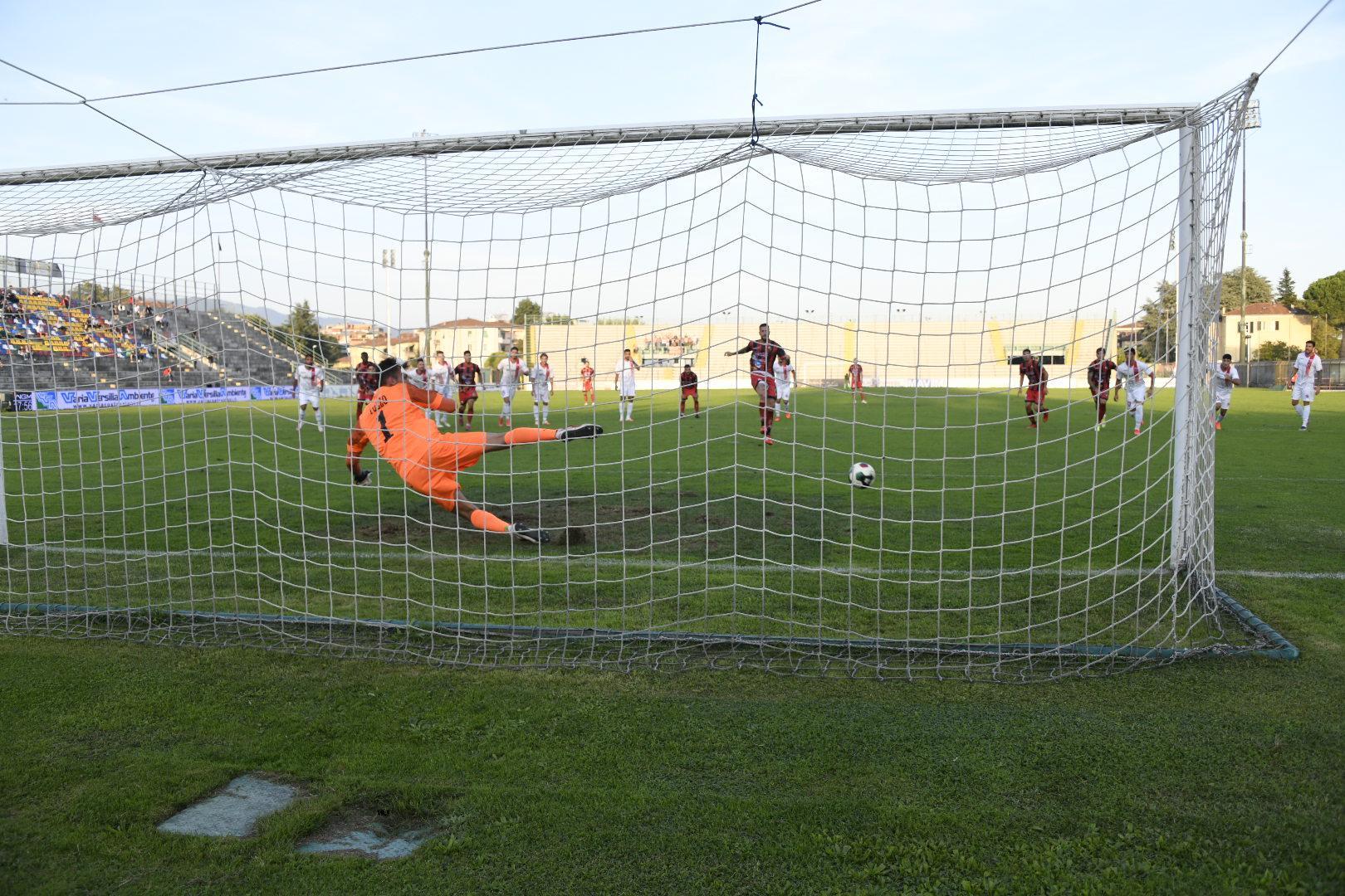 Lucchese, due gol non bastano per fare il pieno