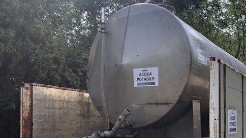 La protesta in collina a Camaiore: «L’acqua è inquinata ma in pochi lo sanno»