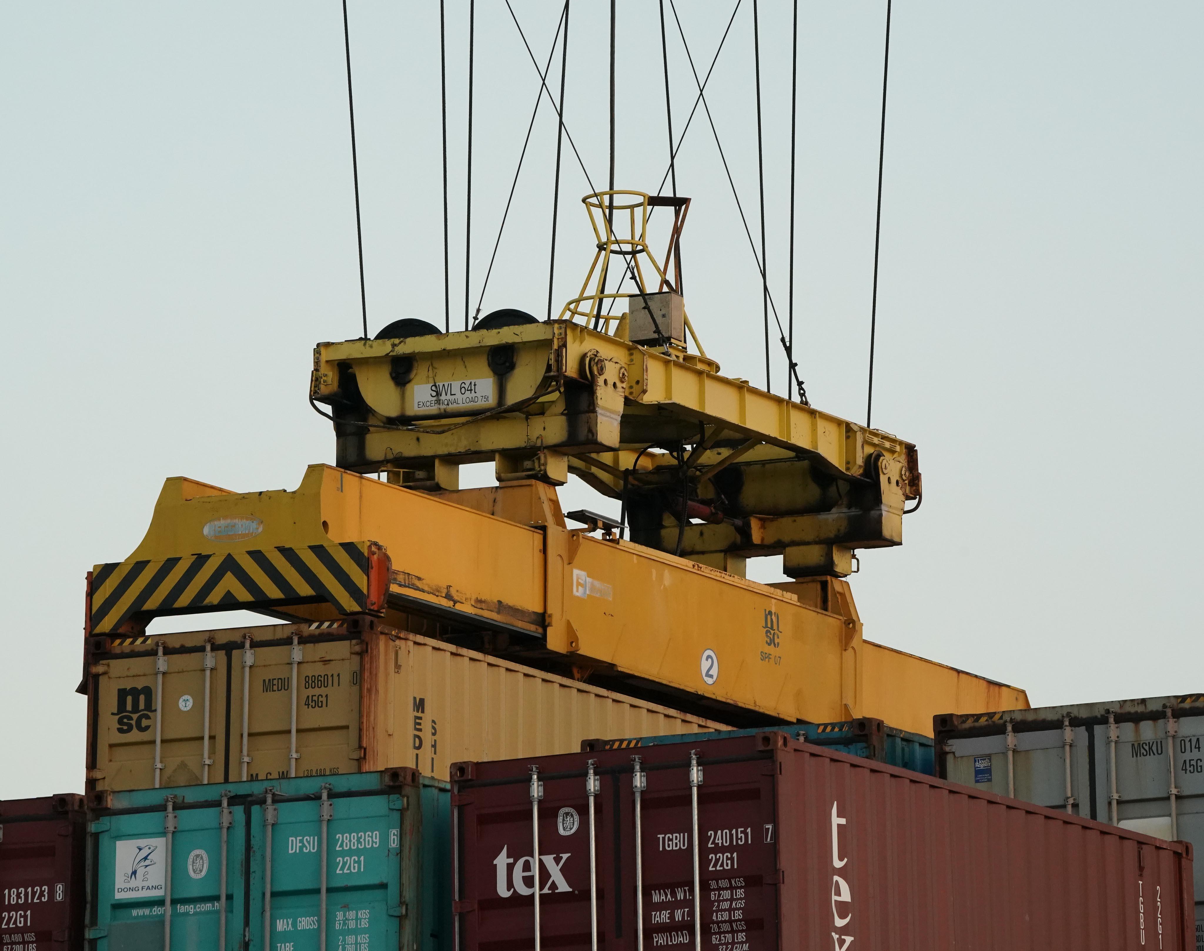 Gli speculatori del mare e i container a peso d’oro