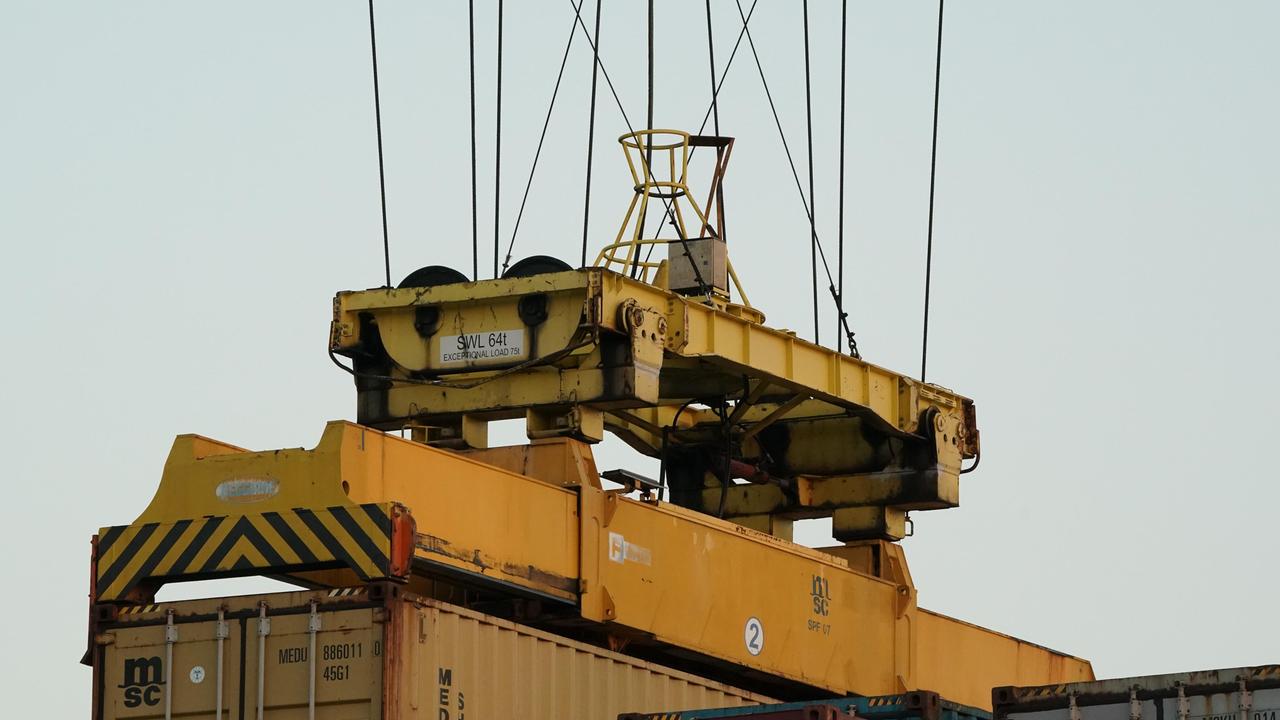 Gli speculatori del mare e i container a peso d’oro