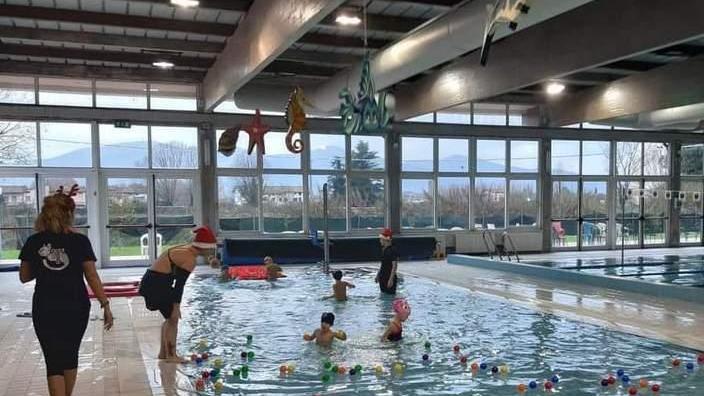 Anticipata a ieri la riapertura della piscina comunale