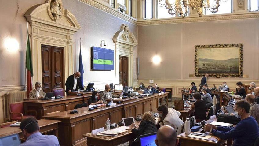 Il Comune annuncia altri concorsi «13 assistenti sociali e un tecnico»