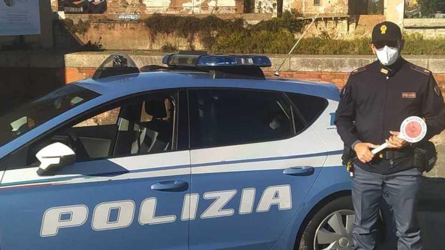 Turisti derubati litigano con cassiere: arrestati per rapina
