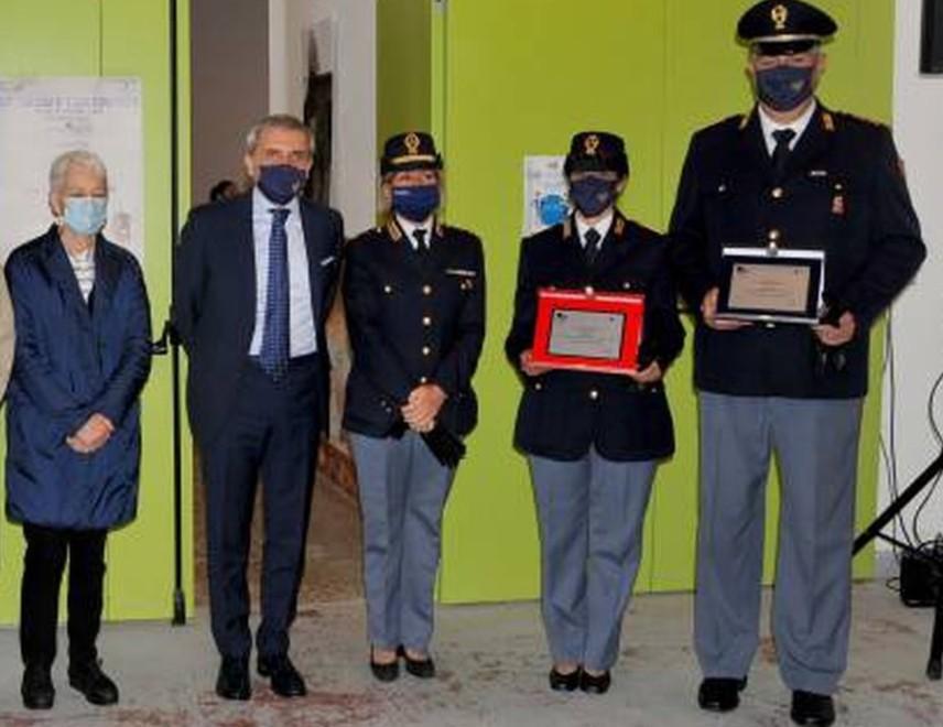 Poliziotti salvarono turista Arriva un altro riconoscimento 