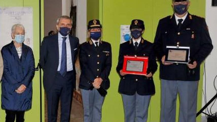 Poliziotti salvarono turista Arriva un altro riconoscimento