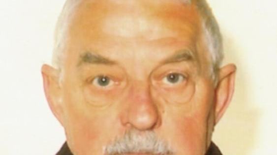 Muore mentre cammina Oggi l’addio a “Poci”