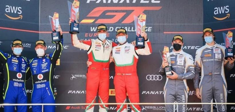 Fantastico Bertolini: trionfa a Valencia Iacoi-Sarchi a testa alta nel trofeo Yamaha R3