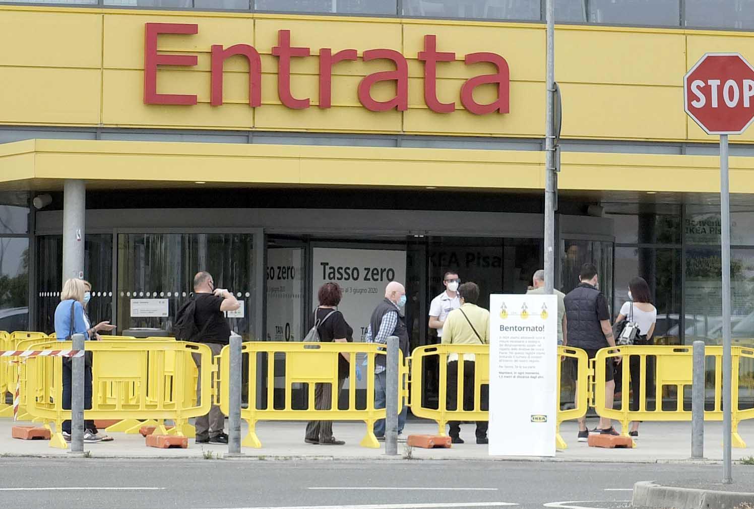 L'ingresso di Ikea a Pisa