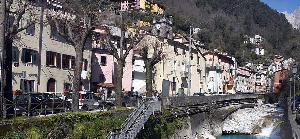 Il paese di Forno che, compatto, non sceglie un nuovo medico, in attesa che qualcuno arrivi all'ambulatorio del paese