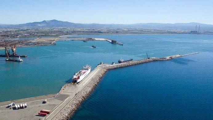 Una veduta del porto di Piombino