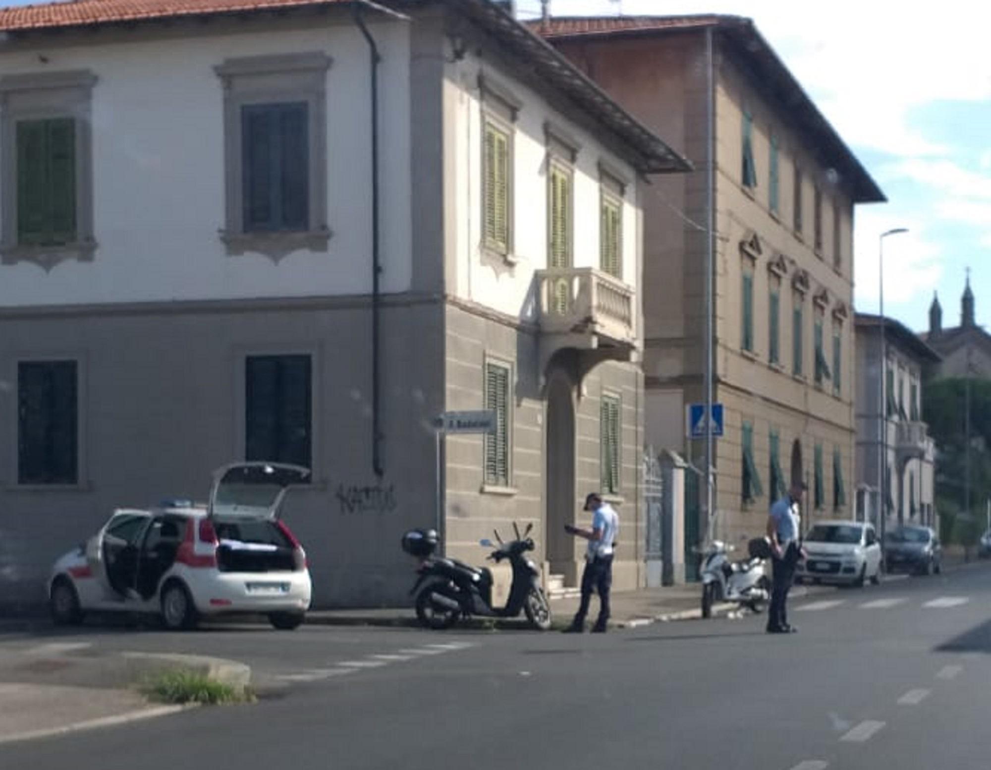 La polizia municipale sul posto