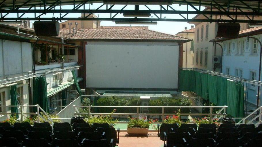 Una galleria coperta là dove una volta si proiettavano i film dell’ex Supercinema
