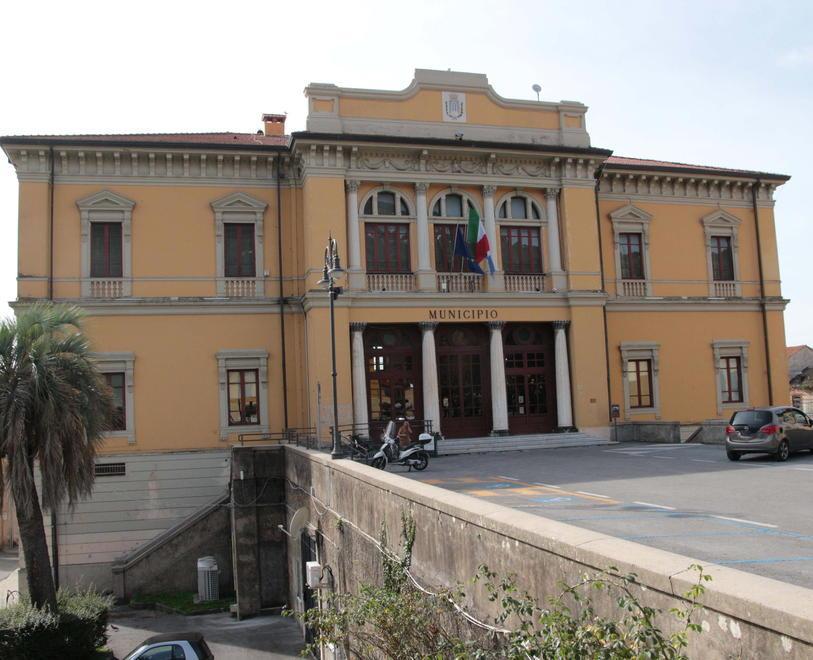 Il Comune trasloca all’ex ospedale: «Stavolta ci siamo» 