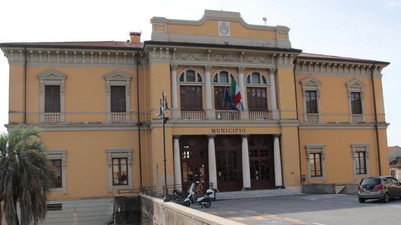 Il Comune trasloca all’ex ospedale: «Stavolta ci siamo»