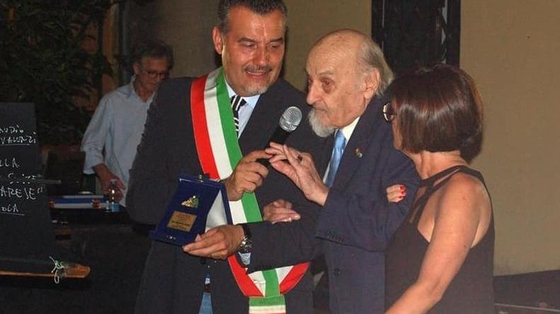 Morto il prof Lazzari ex insegnante e storico della Piana