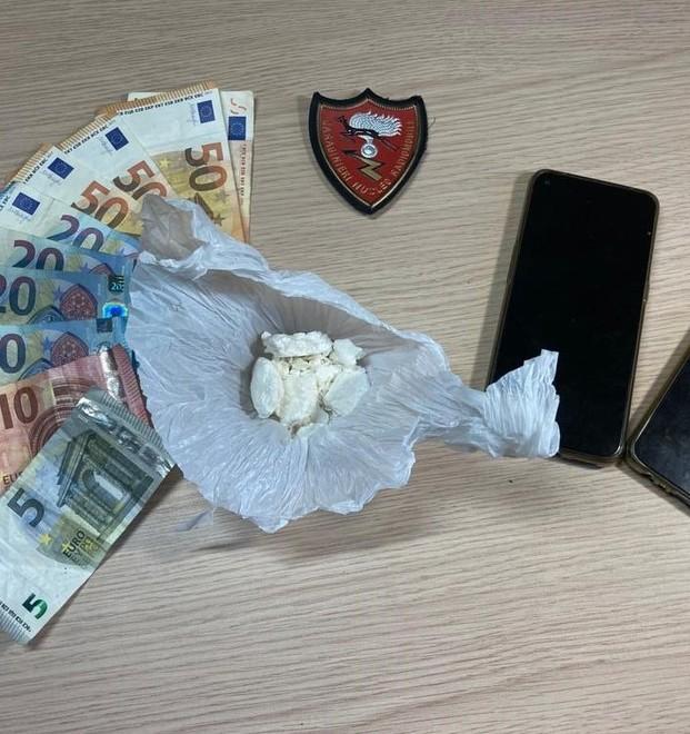 Inseguimento nella notte I carabinieri arrestano due presunti spacciatori 