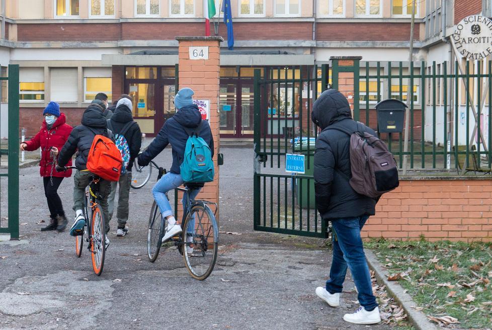 Corso sperimentale allo scientifico Roiti per aspiranti medici 