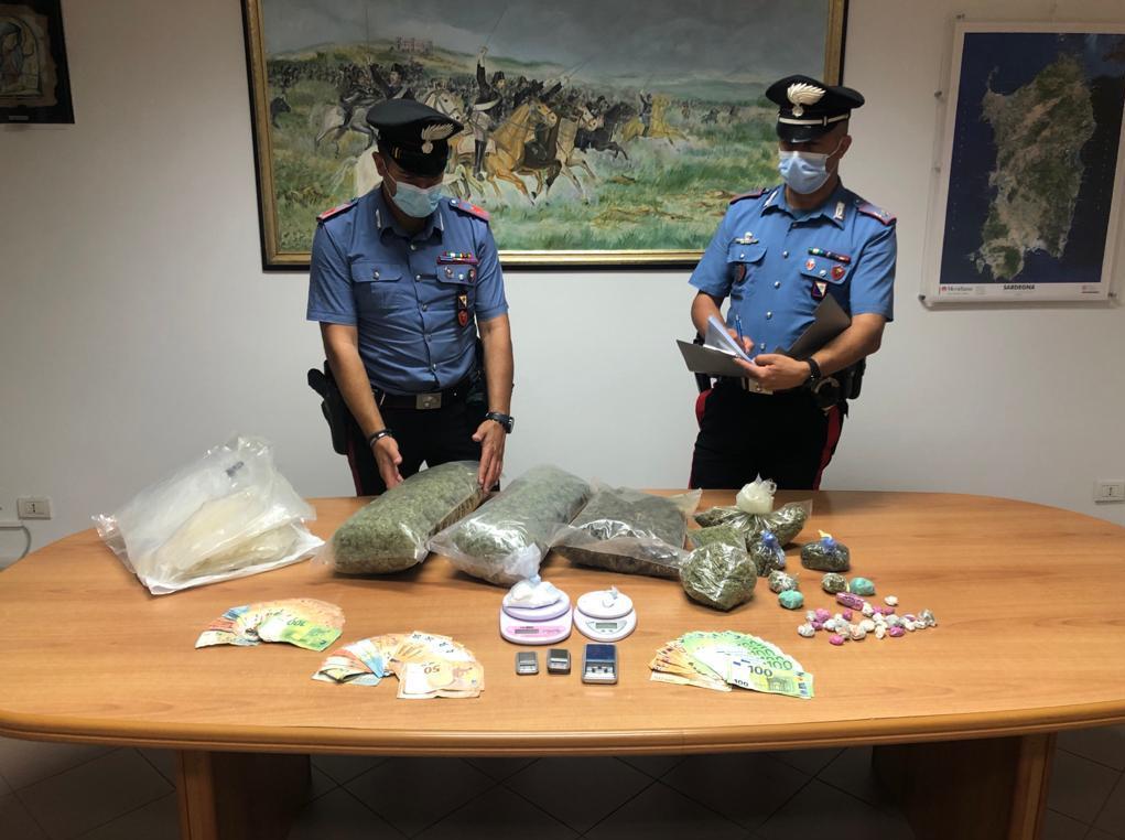 Droga in auto e a casa olbiese e romeno arrestati dai carabinieri