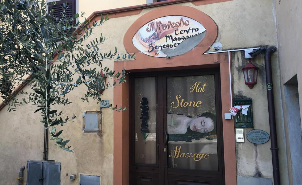 L'immobile che ospitava il centro massaggi è stato dissequestrato