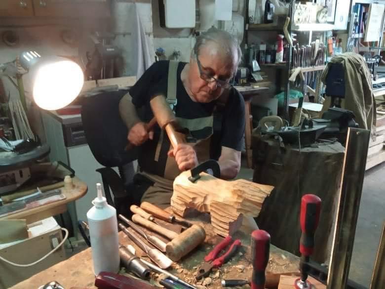 Addio a Giuseppe Cursi noto scultore e storico commerciante