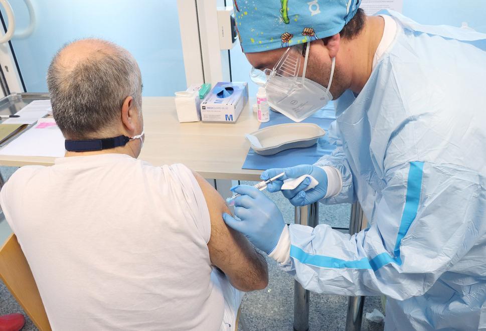 Vaccino, terza dose per i fragili: nel Modenese finora solo il 22% ha aderito 