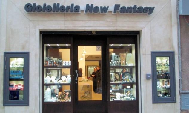 Rubò una fede sarda in gioielleria, quattro mesi a una 37enne 