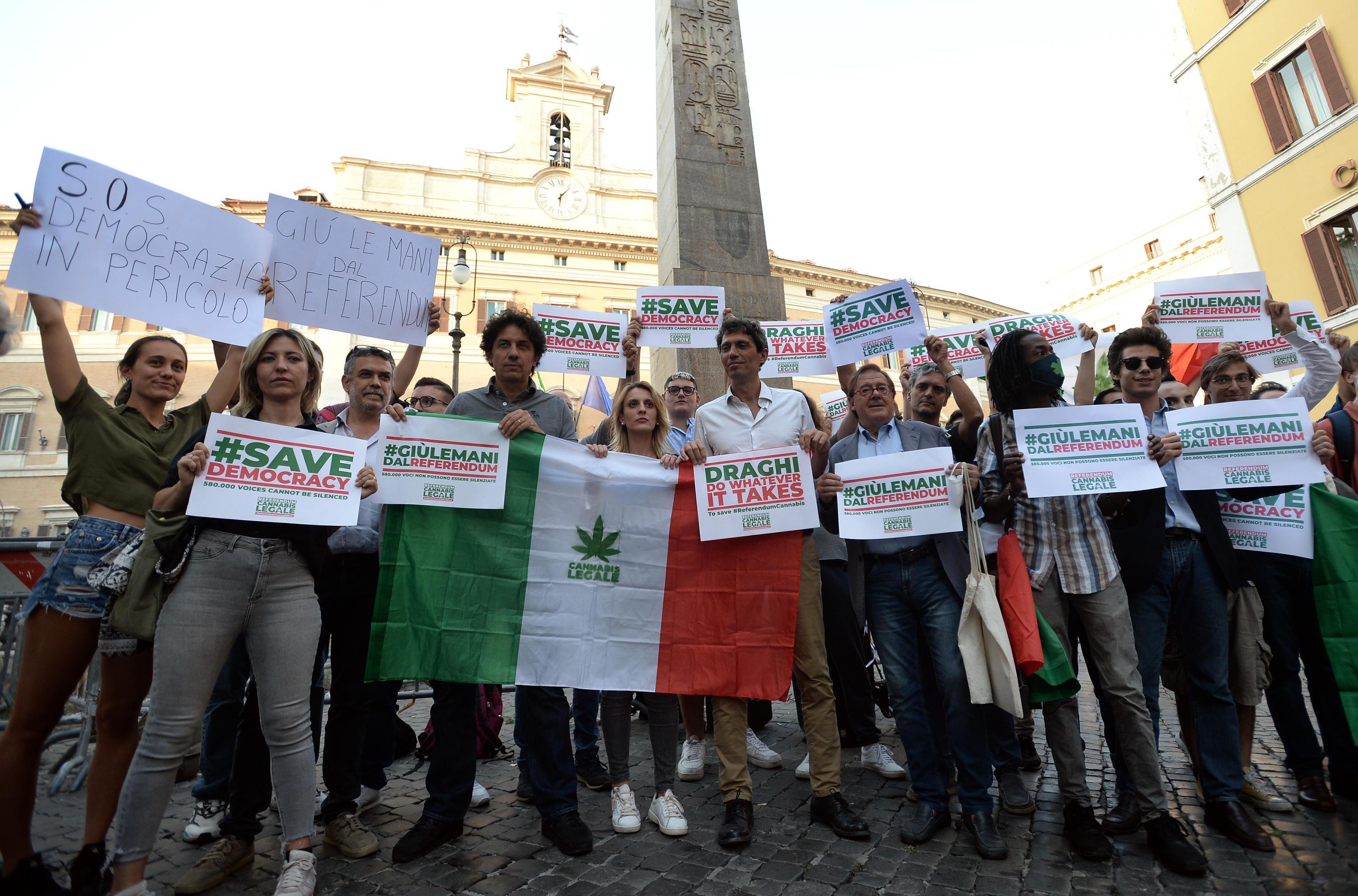 Manifestazione a Roma del comitato per il referendum